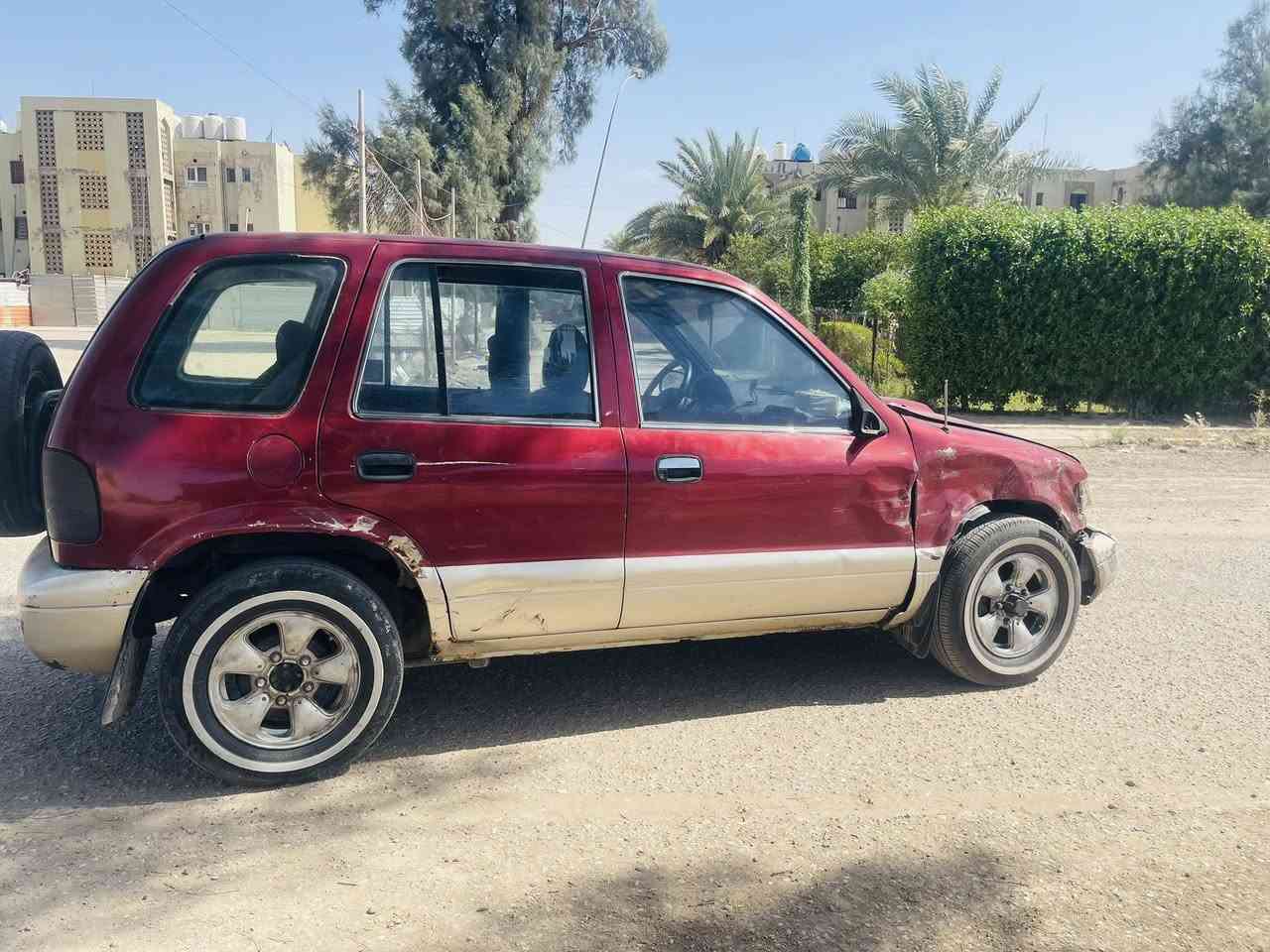 السلام عليكم
للبيع فقط كيا سبورتج 1994 كير اوتوماتيك محرك 2000 سياره رقم نكليزي بأسمي سنويه 2030 سياره صدر جديد عليه زوج تايرات جدد لايتات زينون  غرفته حلوه سياره خير من الله بيه ضربه كما موضح بل صوره خفيفه جداً سياره شرط تحويل تحويله ثاني يوم مشروع وطني وين ما جان بل عراق
الاستفسار اتصل اتصل *********** او مراسله صفحه
