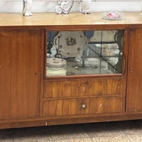 للبيع غراض مستعمله كومدي وبوفيه  السعر 75الف للاستفسار07702558722