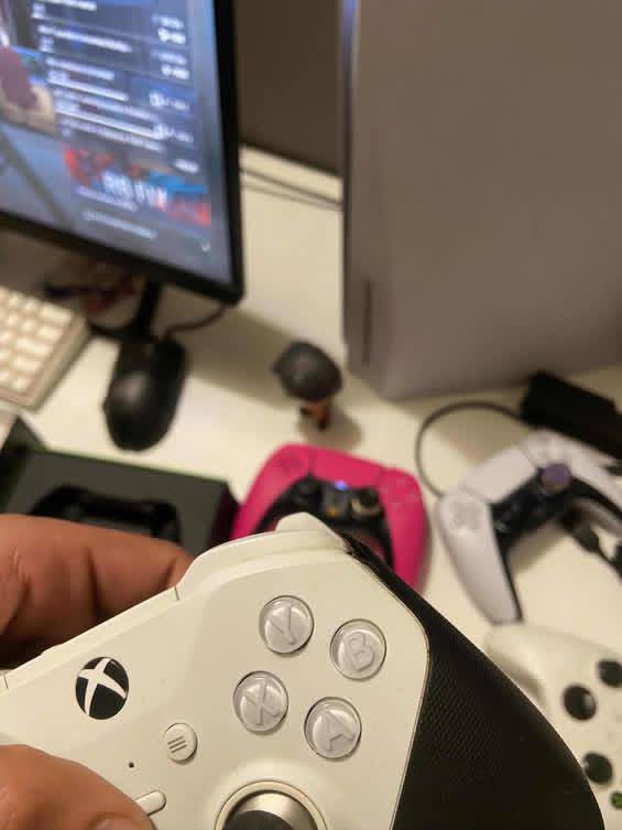 السلام عليكم عندي جوستك اليت ٢ مستخدمه نسخه core يعني تجي بدون اضافات للبيع السعر ٧٥


**إذا كنت صاحب هذا الإعلان وتريد حذفه لأي سبب، رجاءا أرسل رسالة إلى الدعم الفني**