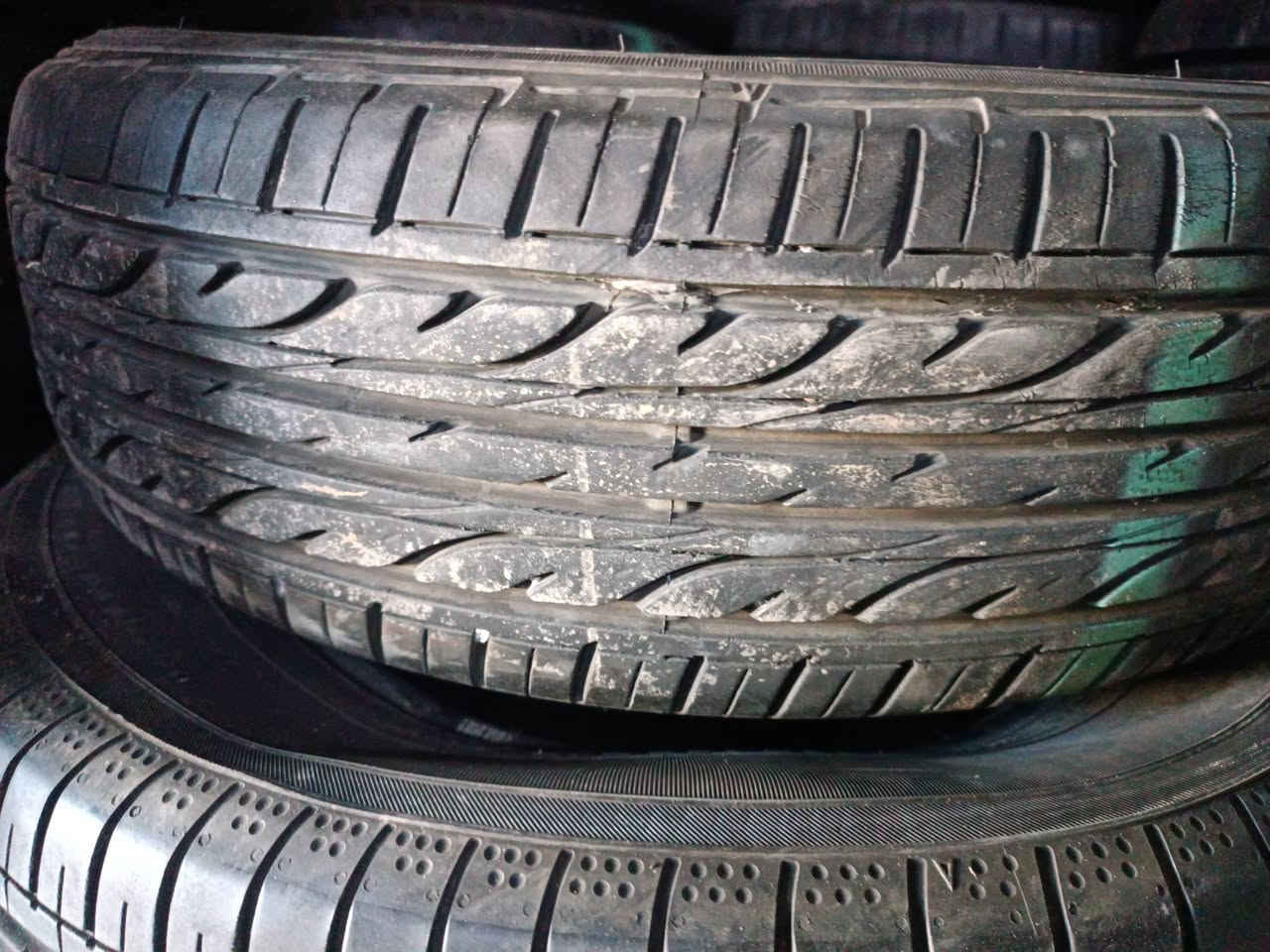 سلام عليكم
وجبه اطارات ياباني من 12 لل20 
كافه قياسات 
جمله-مفرد
حله حي صناعي 
***********
