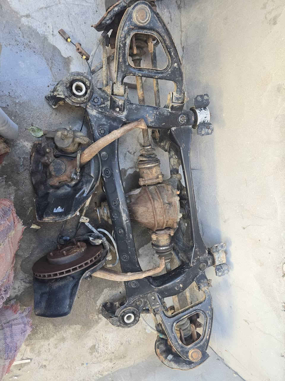 السلام عليكم
اقراض حداده عربانه كرسته مال تفصيخ كامله مع أغراض نواعم مثل طبلات لويات وبعد هواي نواعم موجوده 

مع 
مع سطابكسنات مال جنون كاملات بفجوجهن سعر مناسب 
تفلون ***********
