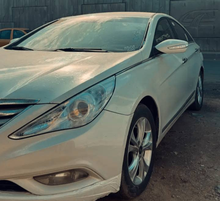 السلام عليكم سوناتا للبيع موديل2013
سياره مرتبه بيه 3قطع الباقي مكفول كير محرك علفحص 
السعر 125ورقه وبيه مجال رقم صاحبه ***********
***********
