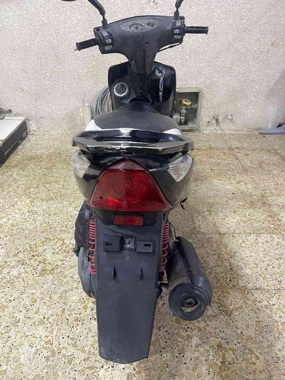 سلام عليكم دراجه ماكس ثعلب البيع. دراجه نضيف مجفته. جديد. كدام بصوره  نضافه. سعر 600 بيه مجال. مكاني جسر دياله. ***********
