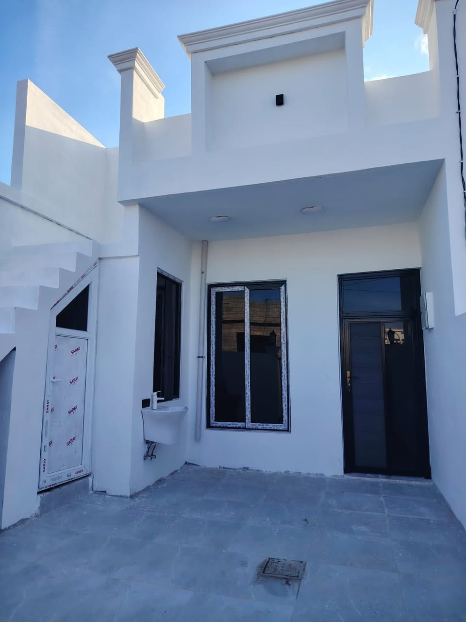 اعلان رقم (628)📢📢📢
—————————
#دارللبیع مساحة 100متر 
#فول سيراميك بناء حدث 
#صفر مامسكون zero 
#مكونات (غرفتين نوم و استقبال و مطبخ وصحيات و كراج سيارة 🚘 
#نظام دكت مركزي 
#الموقع دروازة 
#قرب جامع خديجه الكبرى 
#سعر 35مليون وبي مجال
#استفسار
*********** واتساب📲
***********
_____________________
خانوو بۆ فڕۆشتن 100مەتر 
فول کاشی و بینایی نوێیە
سفرە و ماڵی تێ نەچووە
پێك هاتووە لە (دوو ژووری نووستن)
شوێن دەروازە
نزیك مزگەوت خەدیجە کوبرا
نرخ 35مليون و مەجالی تێدایە
*********** واتساب📲
***********
