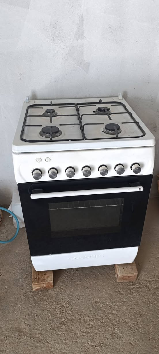تەباخێک و موجەمیدەیەکی دەرەجە یەک 200 هەزار
تەباخەکە فڕنی ئیشدەکات 
ناوەکەی کامل بۆیاخی حەراری کراوە
 هەموو پارچەکانی پاکراوەتەوە بۆ 10ساڵی تر ئیشی پێبکە 
*********** ڕزگاری
