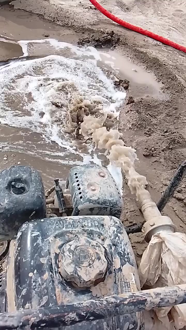 حفر الابار الزراعيه والشراب وتعبير الشوارع وبكافه الأحجام 
وبانسب الاسعار والاتصال *********** او راسل الصفحه او على الواتساب
