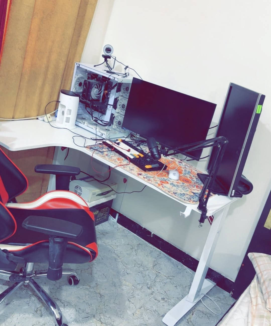 • Intel Core i5 (12400F)
• ASUS B760 Motherboard

 • T-FORCE 16GB RAM (2×8GB)

 • MSI RTX 3060 12GB

 • 1TB + 256GB M.2 NVMe

 • 700W Power Supply

 • RGB Liquid Cooler

 • Xigmatek White Case with 7 RGB Fans

الملحقات:

كيبورد Redragon – ماوس MSI – مايك HyperX SoloCast مع ستاند

الشاشات:

27″ ELSA 185Hz (0.5ms) + شاشة HB 60Hz دوّارة

الميز:

ميز أبيض حرف L

للبيع كامل (فقط مابيع قطع  السعر  1400000 

الواتساب ***********)
