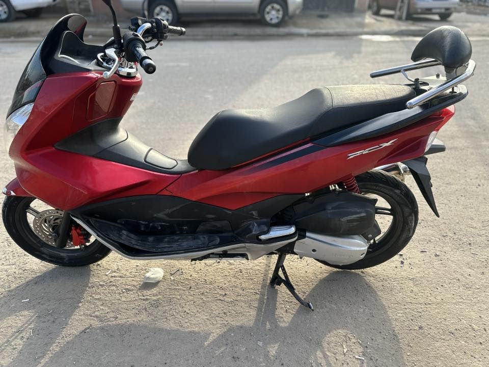 دراجة بيسي اكس دراجة جديدة او نظيفة بمعنة لكلة مكفولة كفالة عامة ماشية 26 مكينة 150 ياباني الجيل الثاني تجي تفحص وتشوف بعينك او وين ماتاخذة اخذهة الك حق تفحص وين مادريد الدراجة كلهة بلادي tF بغداد  السعر 22ورقة وبيهة مجال 

***********
