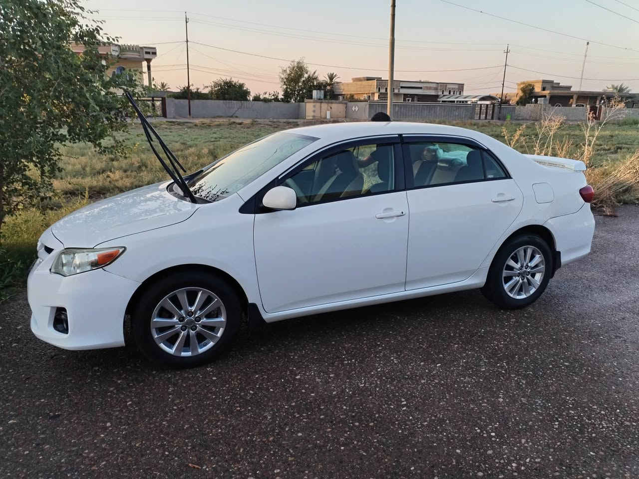 السلام عليكم... كورلا ١١ امريكي محرك ١٨٠٠ حادثها جاملغ خلفي بدون صبغ فقط راجع بارد مكفوله من الصبغ
رقم انبار بإسمي تحويل مباشر  السعر 128
للإستفسار ***********
