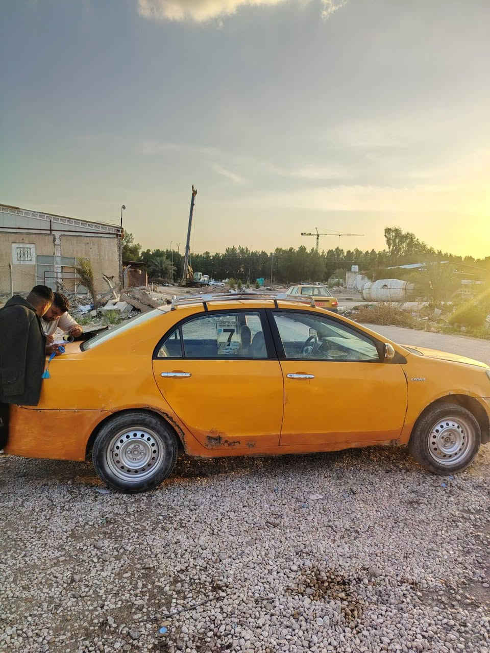 يالله سلام عليكم جيلي للبيع سعر 17 وبيه مجال موديل 11 سياره حداد خير من الله سياره بيه نواقص بسيطه 
***********
***********
