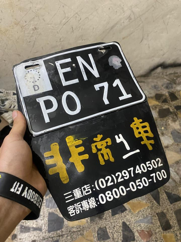 قطع تزويد اصليه ونضيفه كلشي وسعره   فلتر كوسو وذيل كامل اصلي وبصمه وملاقط
***********
حريه
