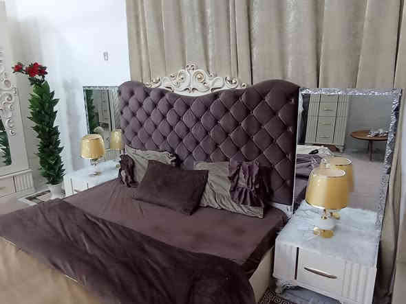 غرفه تركي 8 قطع خشب ثقيل ظهر بلوك السرير مخزن جك السعر 750 وبيه مجال قليل للشراي العنوان بابل ش 60 م ***********
