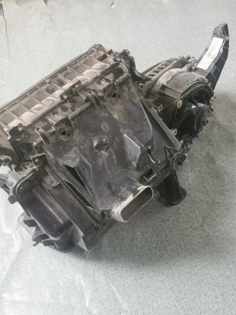 فريز كامل فان مكثف حساس ماطورات كله كامل بس راديتر تدفئه بيها ليك3600 150الف
*********** ديالى بعقوبه
