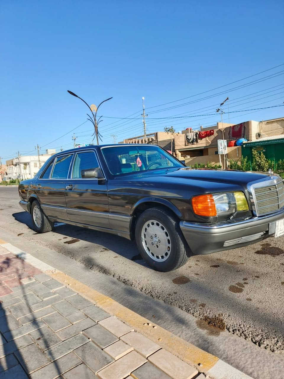 السلام عليكم مرسيدس للبيع جامبو 300 جير ومكينه مال بطه وتخم تاير وحداديه وتايرات السعر ب 58 وبيها مجال شيء قليل والسياره تعمير جديد وحتى الدواخل مدوشمه الاستفسار *********** وهذا الرقم بي بس واتساب والرقم الثاني اتصال وما متواجد على الفيس ***********
