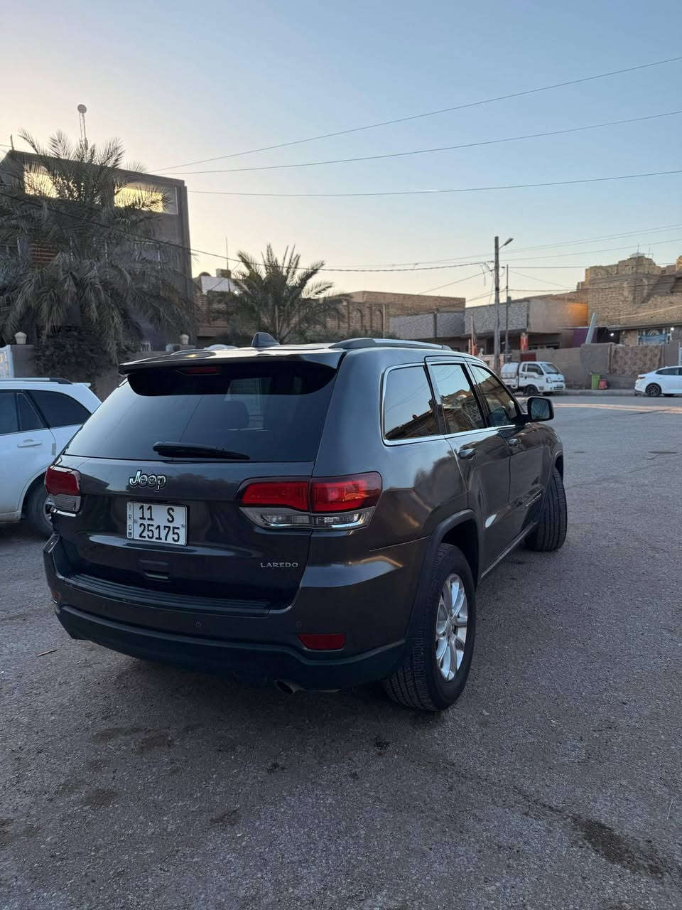 من رخصة الادمن طبعآ🥰 
راح اذكر كلشي احسن الك والية
للبيع فقط بدون مراوس جيب لاريدو موديل ٢٠٢١ امريكي ضررهة خفيف تبديل بنيد ورش الجاملغلات الامامية بدون اي دواخل شرط الفحص كير جديد كلش محرك مبدل بساتم مال ٢٠١٤ شرط بدون دوانز او تنقيض او تبخير حدادية جاهزة ١٠٠% تخم تاير قبل شهر شادلهة ماشية ٦٥  مواصفاتهة معروفه 
رادار
تحديد مسار 
تتبع  مسار 
حساسات خلفيه
 توقف  ذاتي  عند الرجوع
5 بصمات
اطفاء ذاتي 
وصار بيهة ضربة بالجاملغ الخلفي الايمن وشوية من الباب وعندي صورة قبل الصبغ حتة تتاكد بنفسك السيارة امانه الله جاهزة مجهزة من كلشي اي نقص ممخلي بيهة وشادلهة منظومه غاز ٨٥ لتر يعني تمشيك ٦٠٠ كيلو ب١٥ الف السيارة بالكوت باسمي شوكت متحب اجي ابصملك ورقم الشاصي وصور الضرر بالمنشور السعر ١٨٩ وبيهة مجال للطيبين اي استفسار ***********
1C4RJEAGXMC813265
