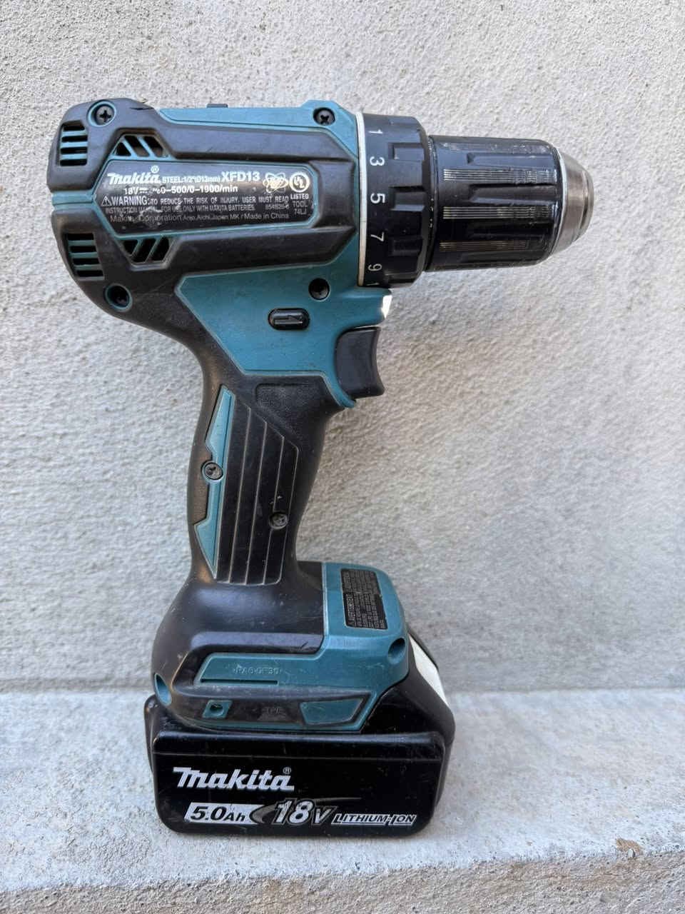 سلام عليكم ، ماكتا أصلي أخو الجديد نسبة النظافة ٪؜٩٠ وفوق . بدون بطارية ١١٠ دولار 
مع البطارية ١٧٠ دولار خمس امبير
***********
