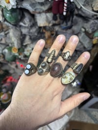 احجار قديمة • فضة