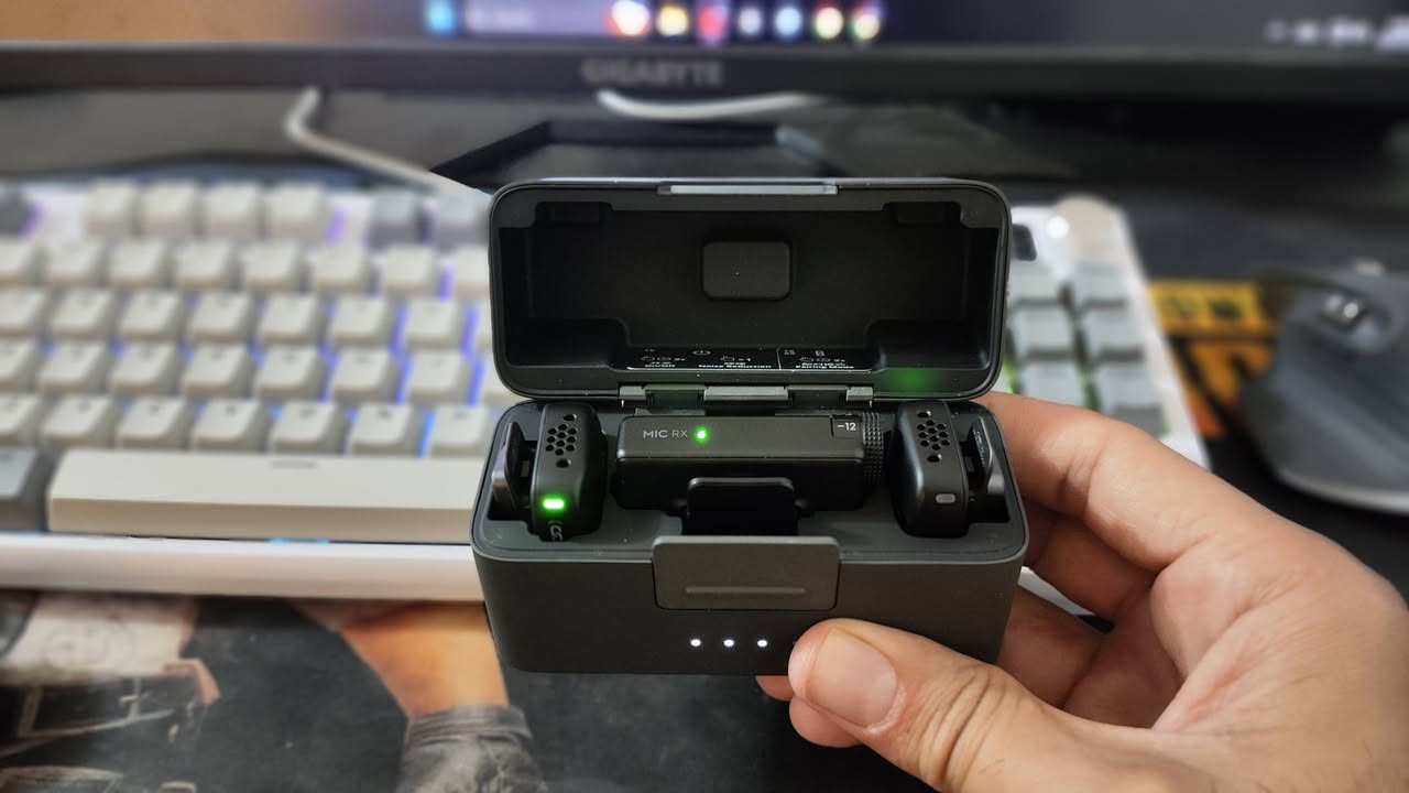 السلام عليكم DJI mic mini combo كامل ملحقات للبيع سعر 110 الف توصل مجاني المايك جديد استخدام كلش قليل للتواصل واتس اب ***********
