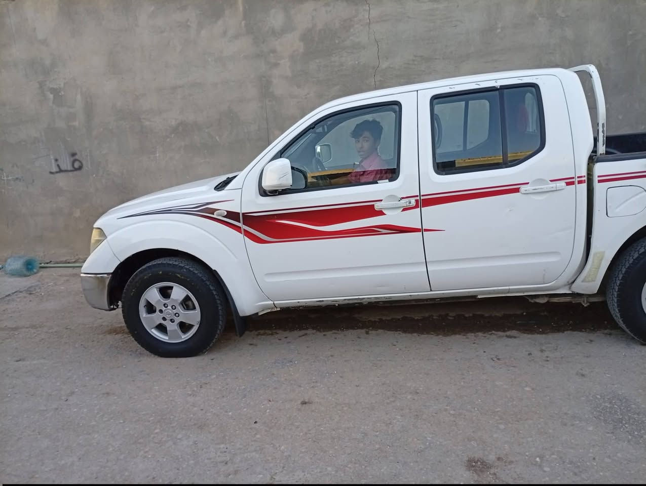 سلام عليكم سيارة نيفاره للبيع موديل 2008سنوية 30تخم تأير تبريد شغال كهربائيات كلهة شغالة سعر 75.وبيه مجال مكينة 3000 مكان البصرة قضاء الدير***********
