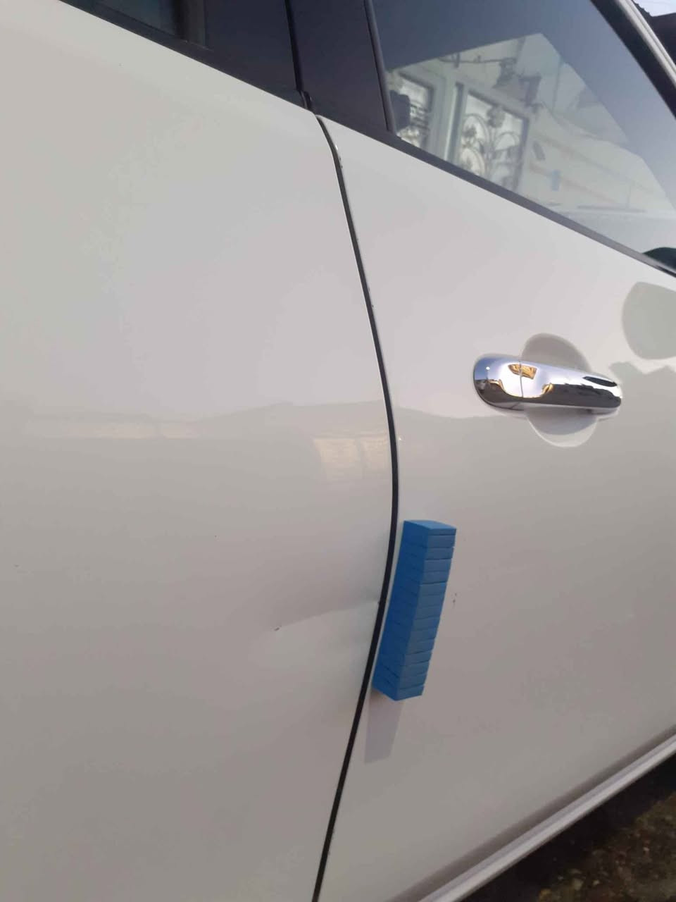 السلام عليكم ورحمة الله وبركاته..  نيسان صني الهندي ابو البليتة موديل 2022 كفالة من الصبغ والفتح والتبديل والبارد السيارة ماشية 54 الف كيلو متر حقيقي قابل للزيادة السيارة جاهزة من جميع النواحي محرك كير حدادية تبريد تدفئة تايرات كفالة ماعدا طخة بالباب خلف العبري وطخة بسيطة في الصندوق السيارة بأسم شركة اربيل السنوية تنتهي بشهر 10 هاي كل التفاصيل رايدها 117 وبيها مجال للشراي يدلل عنواني البصرة الطوبة والنخيلة *********** البصرة, العراق
