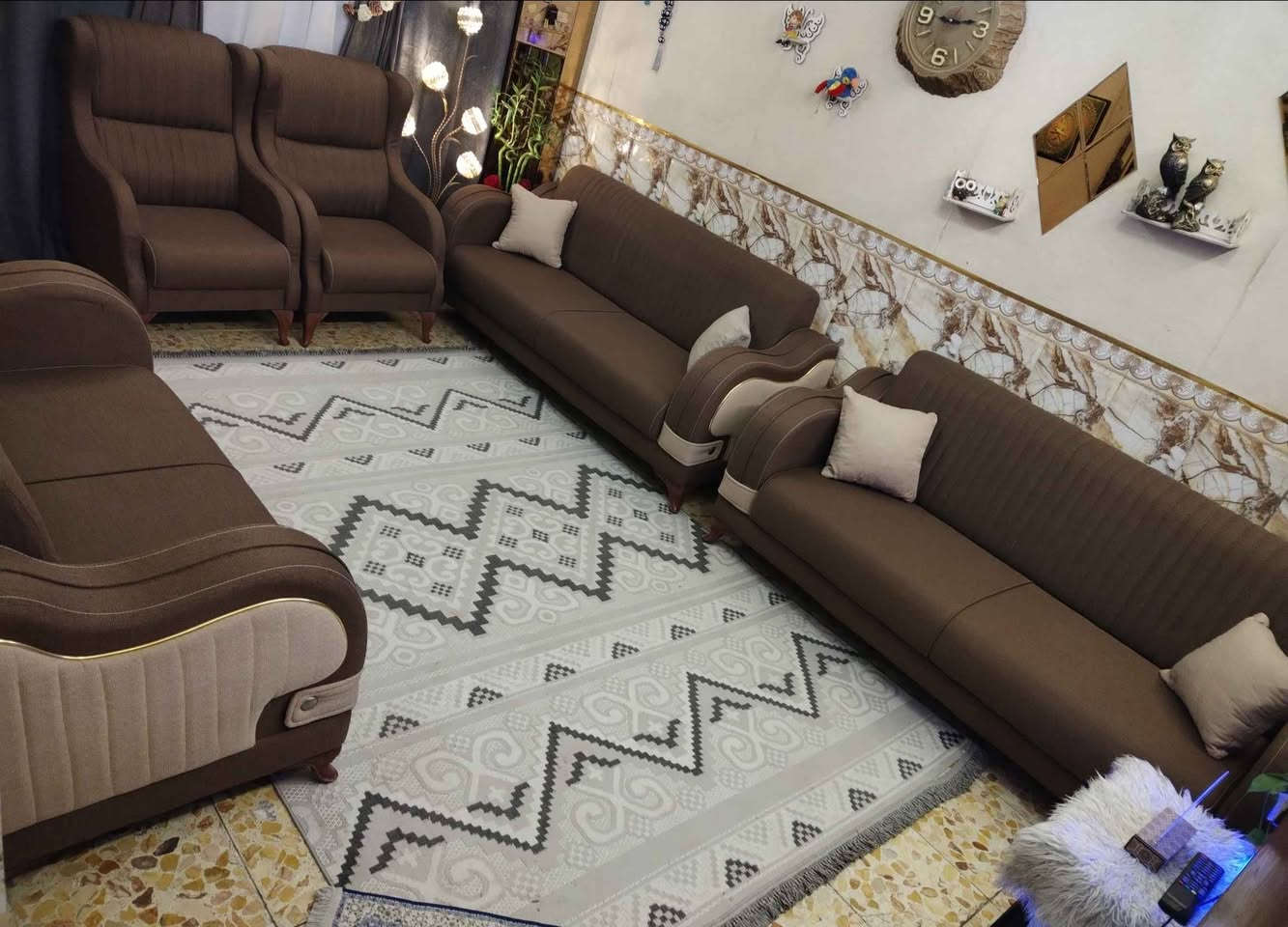 تخم تركي مودرن ١٠ مقاعد تصميم حديث قوي تكمة ثكيل خشب بلوك اسفنج طبي بلوستر ظغط سوفت قماش تركي نوع خاولي استخدام قليل اخو الجديد شخط ما بي نظافتة ١٠٠ ٪ نظيف جدا مبي اي ضرر...  ٦٧٥ وبي مجال بسيط للشراي بغداد, العراق


**إذا كنت صاحب هذا الإعلان وتريد حذفه لأي سبب، رجاءا أرسل رسالة إلى الدعم الفني**