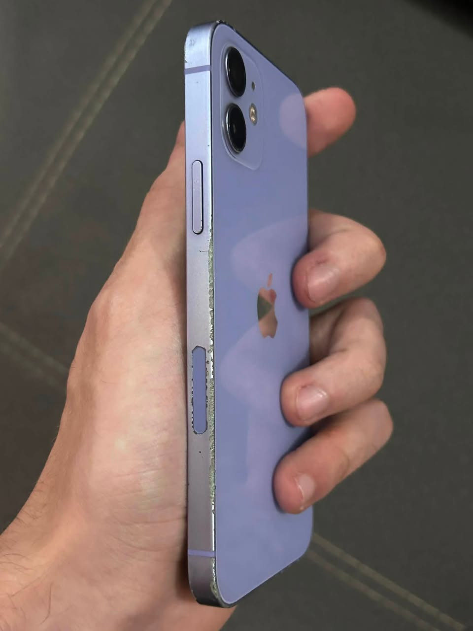 السلام عليكم، ايفون 12 العادي ذاكرة 256GB بطارية 76% الاطار الخارجي متضرر التلفون ما مفتوح ابد و Face ID شغال.
السعر 370الف قابل للتفاوض، المكان بغداد


**إذا كنت صاحب هذا الإعلان وتريد حذفه لأي سبب، رجاءا أرسل رسالة إلى الدعم الفني**