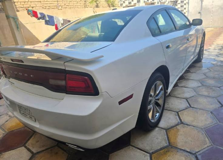 سلام عليكم 
سيارة للبيع السعر 160
 موديل 2011 مكفول من كلشي من مكينه كير اكسن حداديه تبريد تخم تاير جديد 
فول مواصفات 
رقم بغداد تحويل مباشر 
رقم الهاتف ***********
السعر 160
اني مكلف بل نشر
