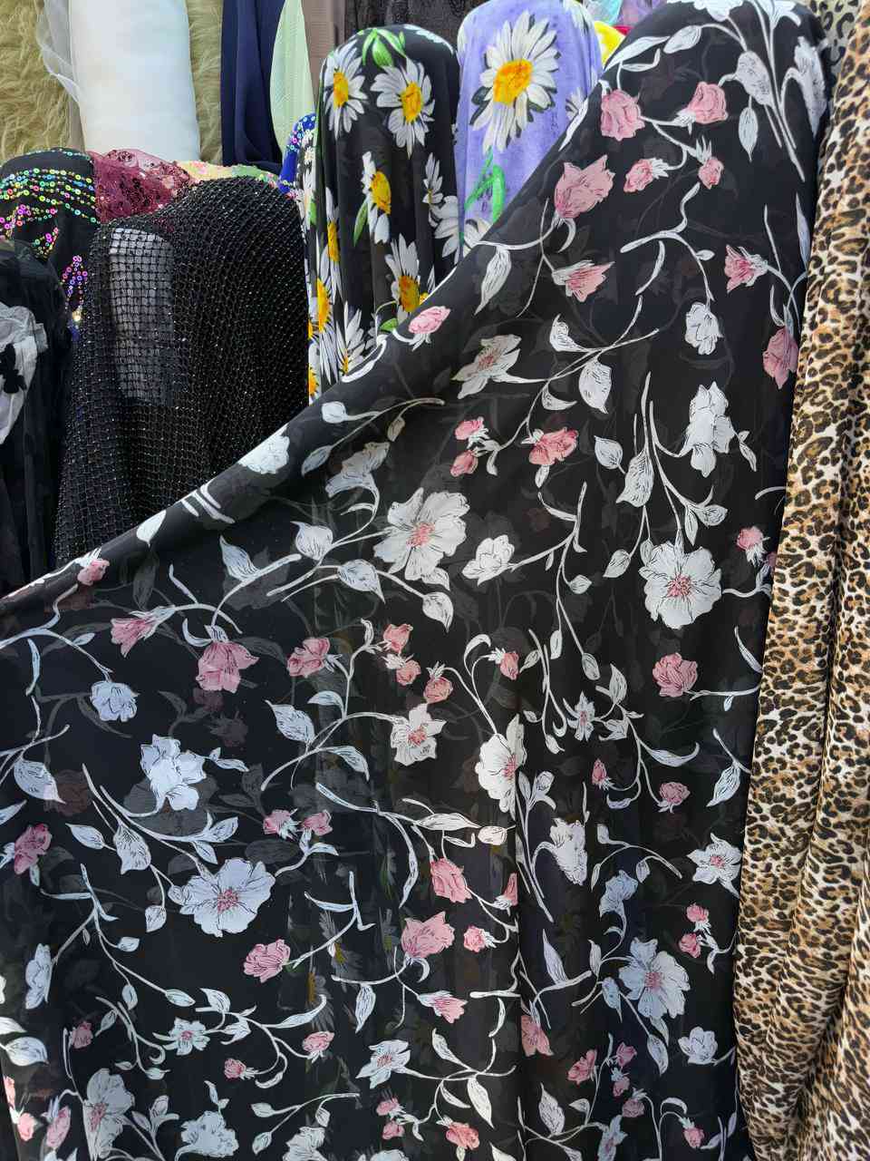 🎖️جمله ومفرد🎖️ 
💥شيفون وجرجيت مشجر💥 
💎خمايه اصليه وكلشي تتخيط💎 
☎️للحجز ***********  وتساب☎️ 
🚖يوجد توصيل🚖 لجميع المحافضات 
🏨عنوانه كاضميه سوق النخله 🌴
👑اقمشة حيدر ميثم العامري 👑
