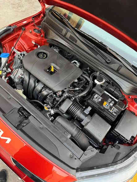 كيا فورتي 2023   (فئة LX)
سعه المحرك : 2000 سي سي – بنزين – 4 سلندر
الوارد :وارد امريكي (بنيد صبغ )
اللون الخارجي :مشمشي
اللون الداخلي : قماش اسود: 
المواصفات:
•ويل كب 
•شاشه 
•سستم ايفون
•كامره  خلفية 
•حساس مرايا جانبيه
• قياده ذاتيه  
• تحكم ستيرن
•مثبت سرعه
• بلوتوث  
•حجر بيئه بلادي
جميع المواصفات موضحه بالصور
موقع السياره : بغداد زيونه شارع الربيعي
السعر ١٤٥ 

للاستفسار (‭٠٧٧٣ ٠٠٤ ٠٠٥٧‬) بغداد
