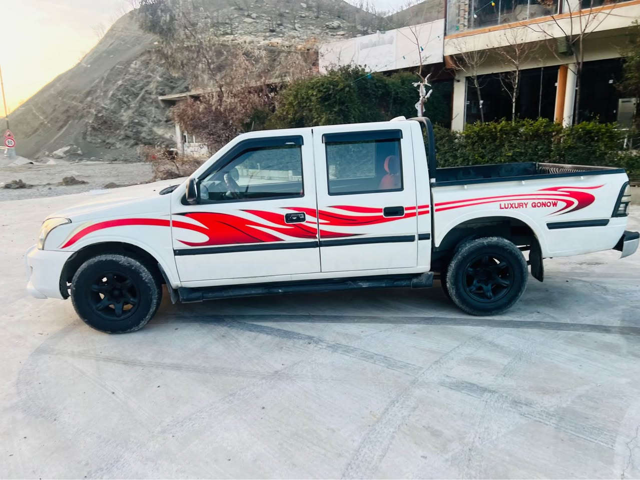 گۆناو 2009 مەکینە بەخ
گێڕ مەکینە اکسل  
تەقە ڕەقە بەشەر سەیارەکە بێ مەسرەفە 
745000غڕامەی لەسەرە
*********** سوران, أربيل
