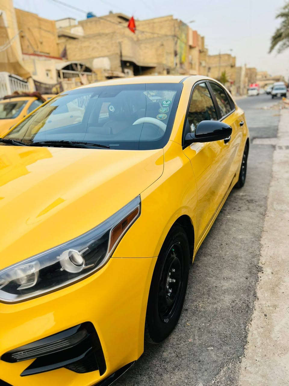 السلام عليكم فورتي ٢١
ماشيه ٩٥
سيارة باسمي 
الحقيقة احلى من صور
حادثها موضح بالصور
مكينه ٢٠٠٠ دوش
كير ومكينه وتبريد مكفول كفاله عامه
تخم تاير ويل جديد 
دوشمة عامه 
مكاني بغداد 
السعر ١٤٨ 
***********
