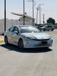 كامري هايبرد • ماشي ٢١ الف • كفاله عامه