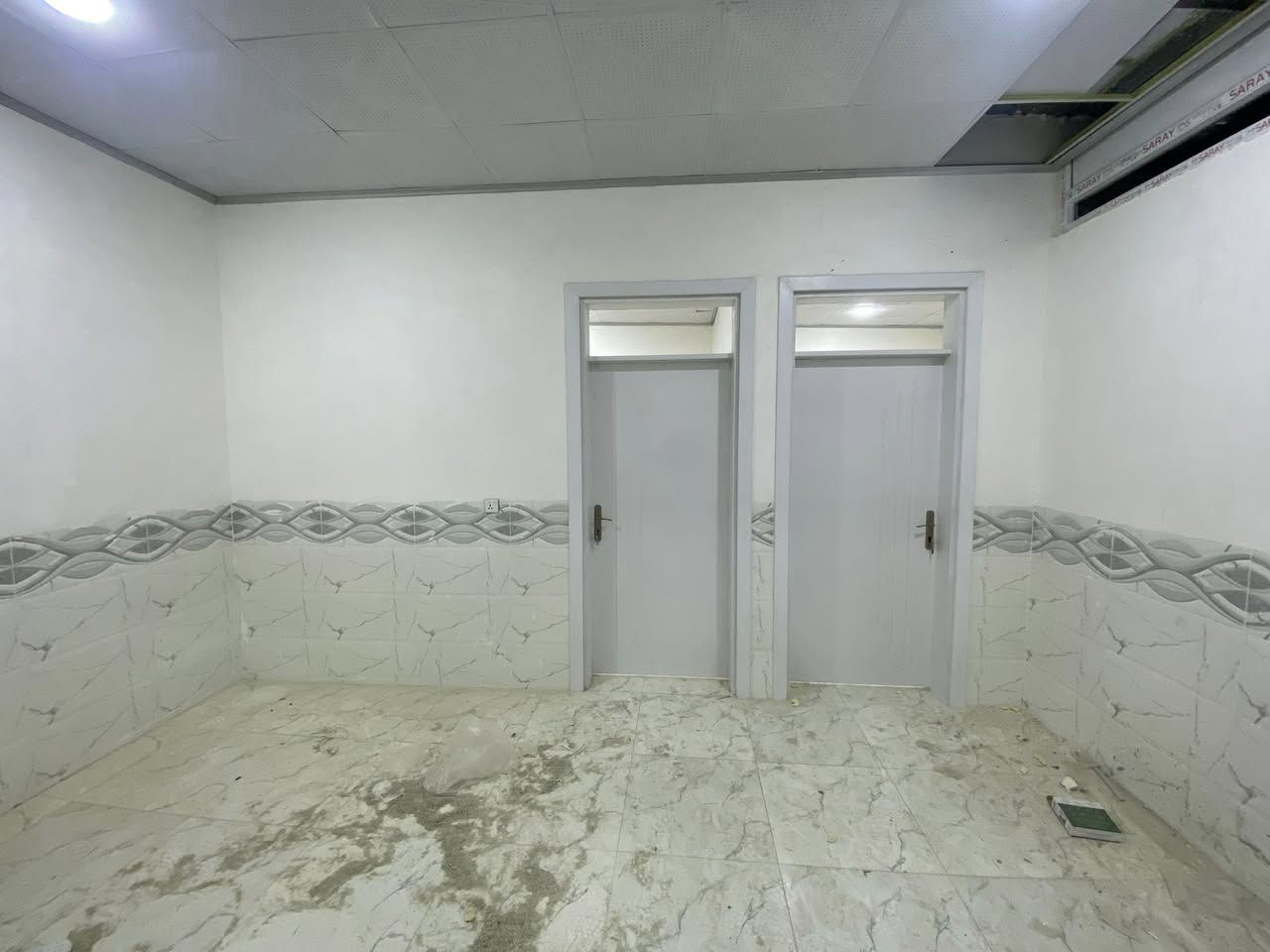 بەناوی خوای گەورە
خانو بۆ فرۆشتن

🔴كۆدی ڕیكلام🔺 2000
 كەلار گەڕەكی حەمرین 

🟣ڕوبەری ئەم. خانوە 105 مەترە
7/ 15
 
🟢خانوەكە تازە دروست كراوە
ماڵی تیا نەچوە

🟢عەرزی بیناكە هەمو كاشیە
مەتبەخو مشتەمەلات و مەتبەخی گەرمی تاوەكو سەقف كاشیە

🟢دەرگای ژورەكانی داری توركیە
دەرگاو پەنجەرەی دەرەوەی پلاستی نەخش دارە
🟢دەكتی موبەریدەی مەركەزی بۆهەمو ژورەكان ڕاكێشراوە

🔴ژورەكـانی ئـەم خـانوە پـێـك دێـت لە

🔵دوو ژوری نوستن
🔵میوان
🔵مەتبەخ
🔵هۆڵێكی گەورە
🔵مەتبەخی گەرم. 
🔵حەوشێكی گەورە

🔹🔹🔹🔹🔹🔹🔹🔹🔹🔹🔹

🟢كۆڵانی فراوانە
🟢نزیكە لەجادەی گشتیەوە
 🟢بە مەوادی كوالێتی بەرز دروست كراوە

🟣لەقوتابخانەوە نزیكە
🟣كۆڵانی مەجاری كراوە
🟣تاكو بڵێی جوانەو ماڵی دۆستە
🟣نرخی گونجاوە و كەمتر لەنرخی ڕاستەقینەی خۆی ئەیفرۆشین

🟢بۆزانیاری زیاتر
زانینی نرخ
بینینی خانوەكە
هەرپرسیارێك دەربارەی  موڵك كڕین. فرۆشتن ڕێنوینی و نێوەندگیری 
نوسینگەكەمان نوسینگەی کوردستان لەخزمەتی ئێوەی بەڕێزدایە

***********
***********

🟢عەقدی بڕواپێكراومان هەیەو هەر مۆڵكێك بكڕین یان بفرۆشین تەواوی وردەكاری  موڵكەكە ئەخەینە ڕوو

🟢تۆی بەڕێز گەر خوازیارت كڕینیان فرۆشتن. یان. بەكرێدان و بەكرێگرتنی هەر موڵكێكی
خانو  باخ عەرزە مەغزەن شوقە  زەوی زراعی
كارەكەت بەئێمە بسپێرە   
ناونیشانی نوسینگە

🟢كەلار گەڕەكی حەمرین  تەنیشت شاری پزیشكی گەرمیان و بەنزین. خانەی شار ئۆیڵ

سەر جادەی كفری.  

نوسینگەی کوردستان

***********
***********
