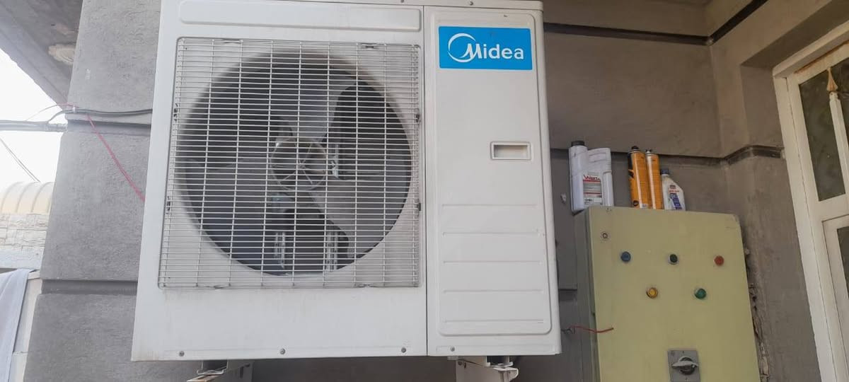 سلام عليكم سبلت كنتوري للبيع شغال كلشي مابي 
شركه مديم التبريد مالته خير من الله بارد سبلت جديد بعده مامشتغل هوايه السعر 750 الف العنوان بغداد رئاسه العبيدي 
للتواصل رقم الهاتف *********** موجود واتساب والسعر بي مجال حك الجيه
