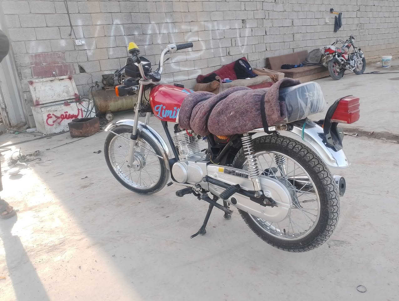 سلام عليكم دراجه ايراني للبيع شاصي 2021  ومكينه سيجي اصلي شرط  وتعميره كامل اصلي 2025 دراجه كامله ما بيها اي نقص مكفوله كفاله عامه السعر (575) مكاني قلعه السكر الرقم للأستفسار ***********
