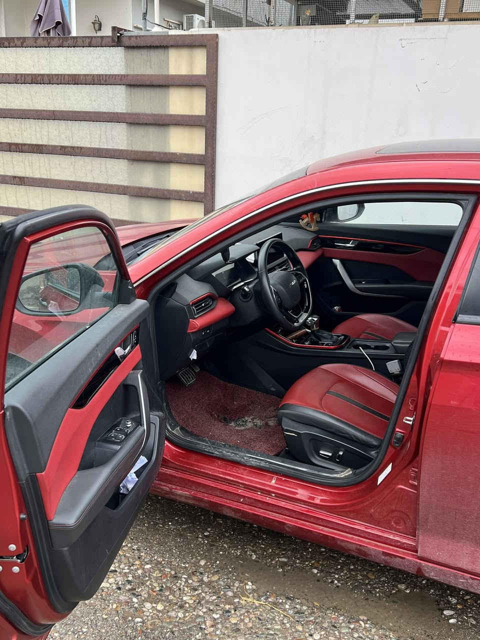 دۆنگ فینگA30 مودیل 22 فول مواسفات کوشن جلد و کوشنی کارەبای گێچ ئەلکترۆنی و شاشە  360 پلە کامیرە ڕادار پشت و پێش سلاید تەنها شەغاڵ نیە  88 هەزار ڕۆشتوە سەیارەکە یەک دەسە بە ناوی خۆمەوەیە کۆبۆنی بەنزینی کەرکوکی هەیە سەیارەکە زۆر بە تازەی ماوەتەوە مەکینەی ١٥ توربۆ گێر و مەکینە و تەبرید و هەموو شتێکی بەشەرتە بەناوی خۆمەوەیە  سعري ١٣٢ رقم موبايل ***********
