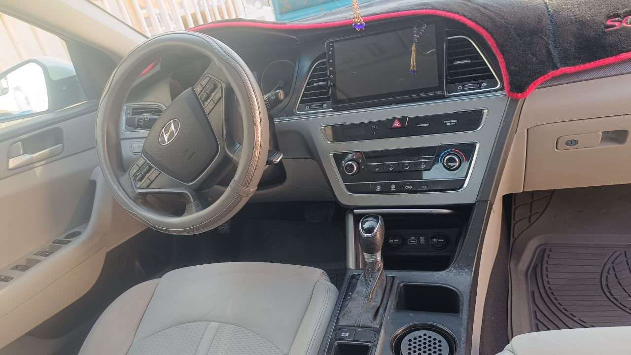 سوناتا 2017
السيارة كلين تايتل بچم كبس

بيها كارت اثار تكشير كما موضح بالسونار 

رقم اربيل سنوية جديدة تريد تحويل او وكالة 

السيارة جاهزة من كلشي ربع دينار ما تصرف عليها 

محرك 2400 .

حدادية منفوضه نفض 
ماشية 60 

السعر 125 بيها مجال بسيط جداً 

التواصل ***********
