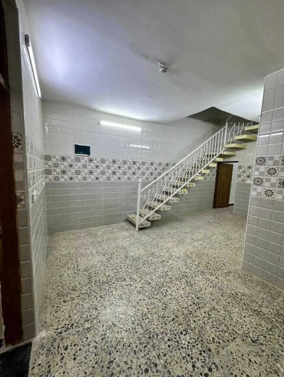 🏠 أرخص بيت في أبو دشير – فرصة لا تتكرر!

للبيع دار حديث البناء مساحة 100 متر فقط، وبسعر مميــــز جداً 👌
🔹 بناء حديث   طابو صرف
🔹 موقع ممتاز في منطقة أبو دشير  الشهداء
🔹 كما موضح بالصور

مكونات البيت:
✔ استقبال
✔ مطبخ
✔ غرفة نوم في الطابق الأرضي
✔ غرفة نوم في الطابق الثاني
✔ خدمات متوفرة

💥 أرخص بيت في أبو دشير — لا تفوتون الفرصة!

📞 للتواصل والاستفسار عبر الرقم:
*********** أتصال
***********
