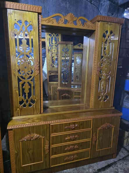 غرفه 5 ابواب. ابراج ملحق جديد يدات زان نقش زان صاج 5مليم شرط السعر 900 السعر ثابت عنوان باب جديد داخل ساحة نادي الفتوه الرياضي مقابل افران السيد *********** اسيا *********** مايشتري لا يخابر  رجا
