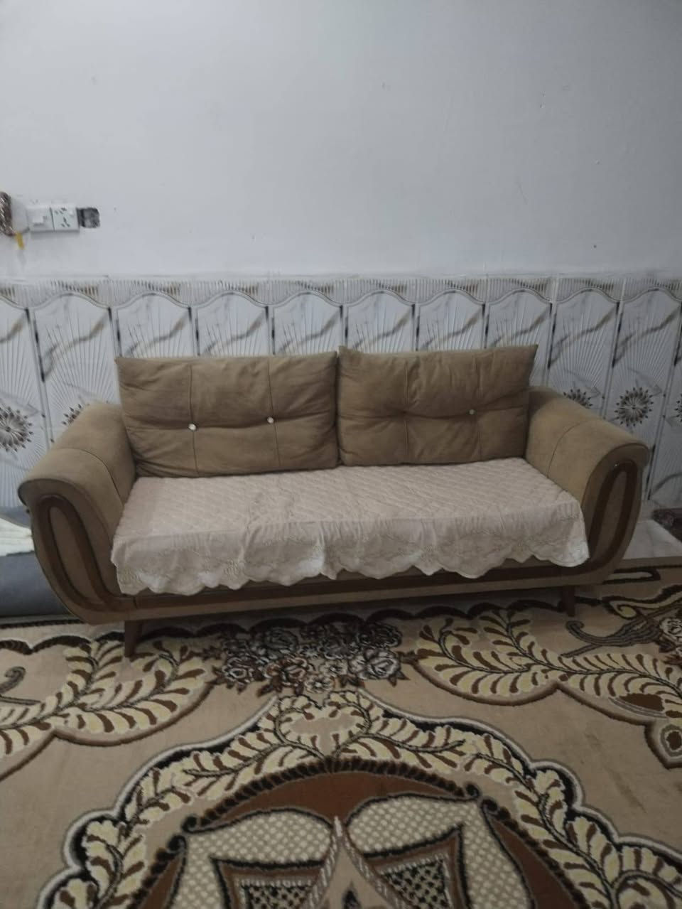 غرفه نجاره عراقي سعرها مليون ونص نضيفه جدا  ونص تخم سعره 250 للاستفساء ***********
