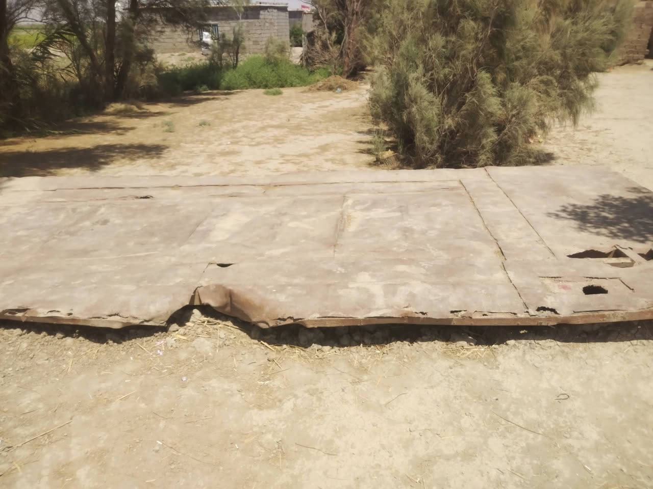 اسلام عليكم شاصي مال تريلا قديم يرهم جسر او اي شي للبيع للتواصل  ***********
