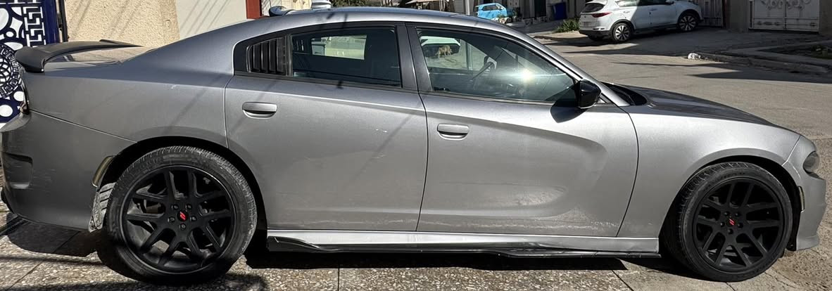 جارجر ٢٠١٦ سلفر مواصفات SXT 3600تو ويل رقم بغداد مشروع وطني للبيع فقط اعتذر عن المراوس
كلين مكفولة شاصي وايرباكات مبدل دعاميات للتحديث فقط بيها بارد بسيط بدون قطرة صبغ او تبديل وبيها كم رصعه مال حالوب بسيطه بالقماره ببغداد صار كير محرك مضبوطه مابيها شي نقصها بس جوزة دهن تتبدل ويطفى الچيك  صدر مبدل قبل ٣ اشهر مبرمجة كاملة بنزين عادي وتقليل صرف وحماوه وبيها ولف رايسنك اصلي بجم كبس شاشة جبيرة ويل ٢٠ اصلي مازدات ام اللد المتغير الوان وحركه ماشيه ١٠١ ميل السياره جاهزة وبأسمي صور السونار ورقم الشاصي مرفقة بالمنشور

رقم الهاتف *********** بغداد / العامرية

السعر ١٨٢٥٠$
