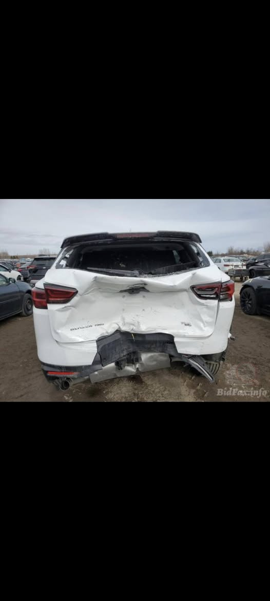 السلام عليكم 
بلايزر ٢٠٢٤ 3lt
فول عدا البانوراما ماشيه 8الاف كيلومتر  داخله بكتاب شهداء رقم بغداد مصلحه وجاهزة تأخذ وكاله سنتين تصير حره 
السعر 205 
***********
