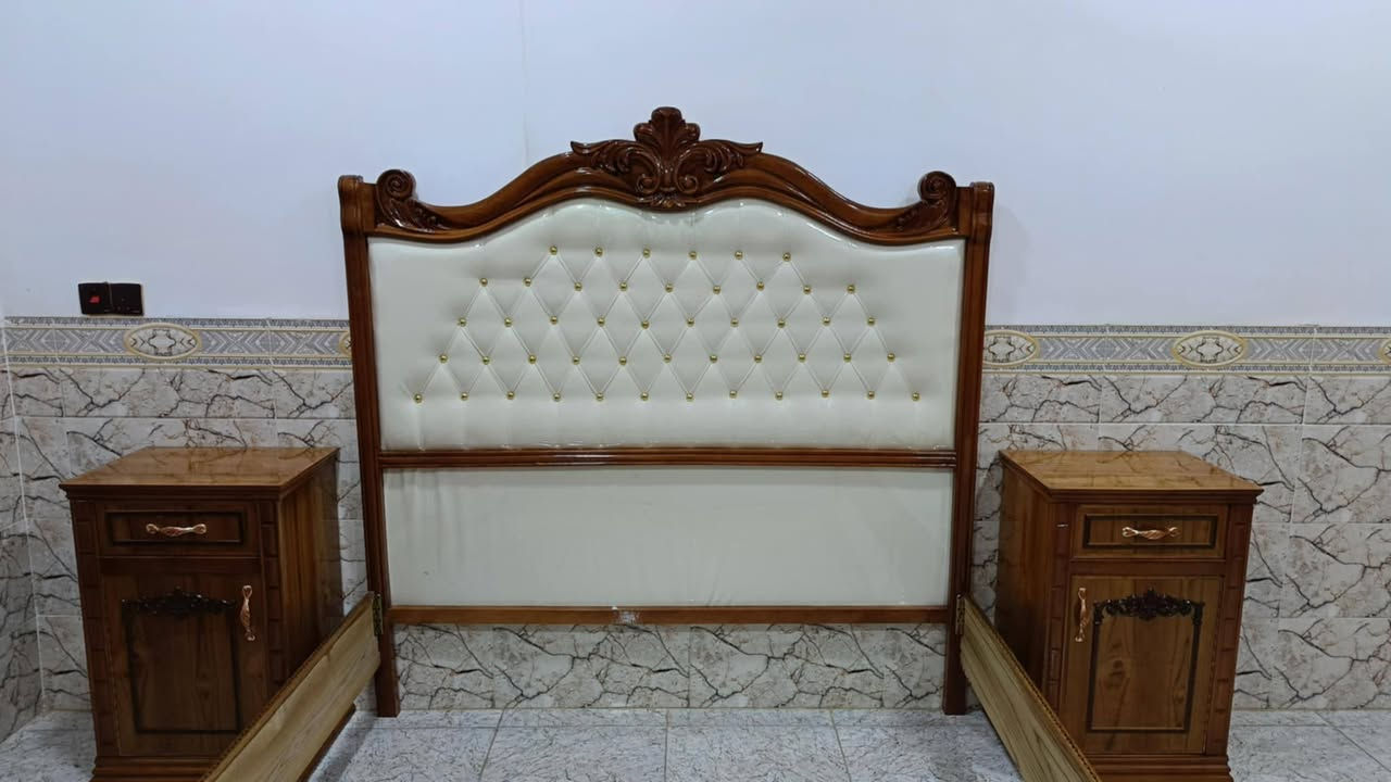 غرفة نوم طابقين ستة أبواب  
شغل درجة اولى وصبغ رش درجة اولى 
شغل معمل نجارة الجمال في بروانة قرب محطة تعبئة وقود بروانه 
للاستفسار على الخاص او على الرقم ***********
