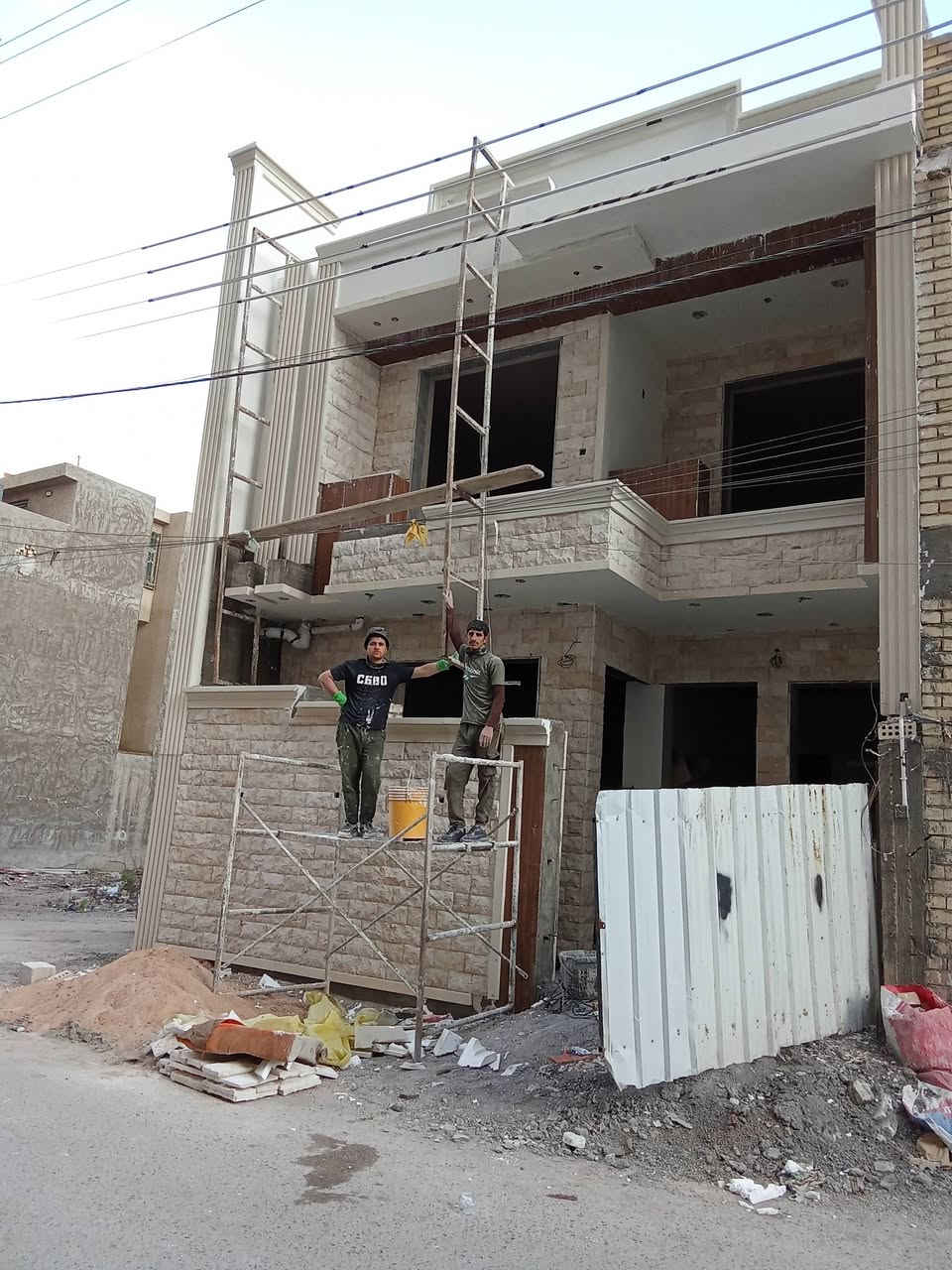 كادر واجهات متفرغ حالين لبج وطلس وتغليف فوم وتغليف بورسلين ***********
