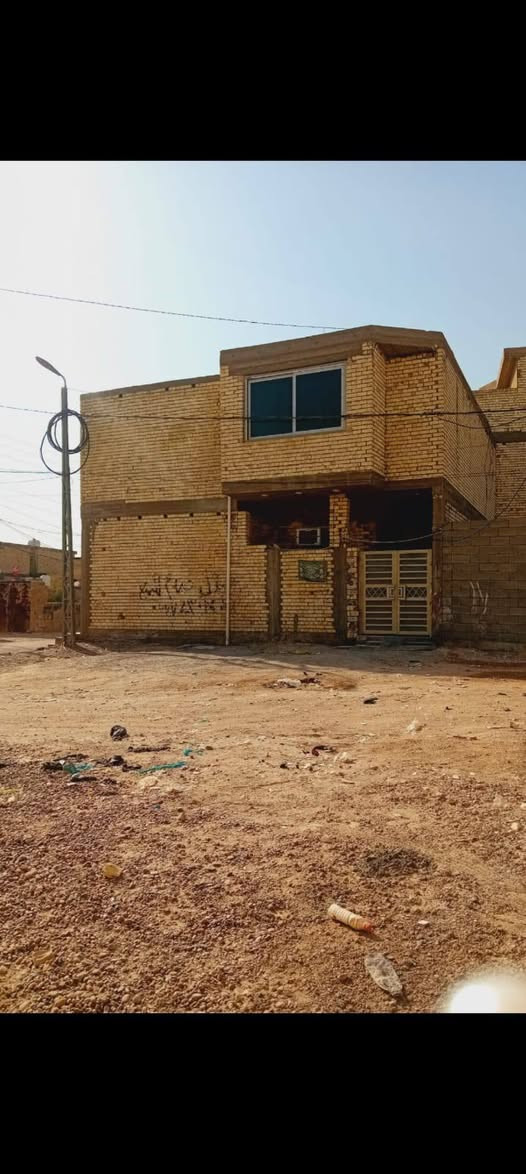 للبيع بنايه مساحه ١٠٦ ***********
