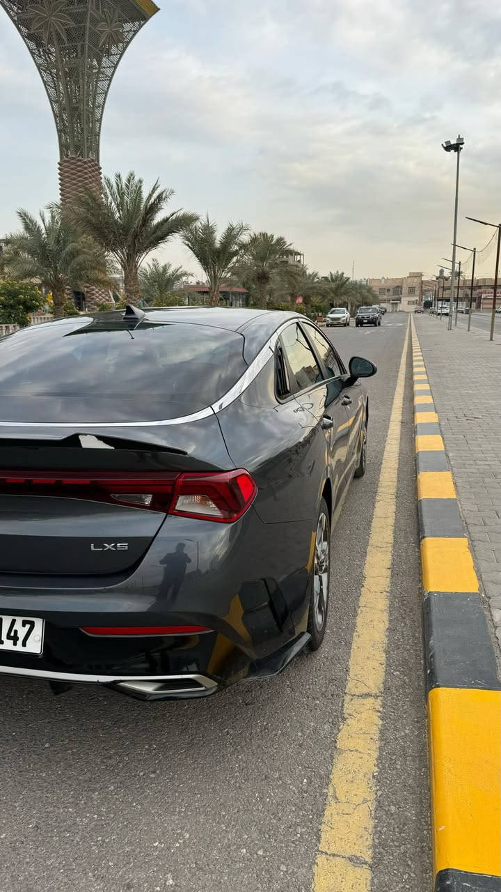 السلام عليكم للبيع
KIA (K5-LX5 2021) وارد أمريكي 

رقم بغداد 

مواصفات 

بصمة أبواب + تشغيل 

تشغيل عن بعد 

شاشة ابل كار بلي + كامرة خلفية 

أربع وضعيات قيادة 

قيادة ذاتية 

تحديد مسار 

مانع تصادم 

سايد بريك بصمة

تبريد شاشة 

AUTO HOLD

رادار جانبي 

محرك 1.6TURBO🚀

ماشية 100 الف 

السياره حادثها  البنيد فقط 

وصور الحادث مرفقة بالمنشور  

السيارة جديدة جداً  احلى من الصور جاهزة من كل شيء 

السعر170 وبيها مجال 

العنوان نجف  

للأستفسار الأتصال على الرقم ***********
