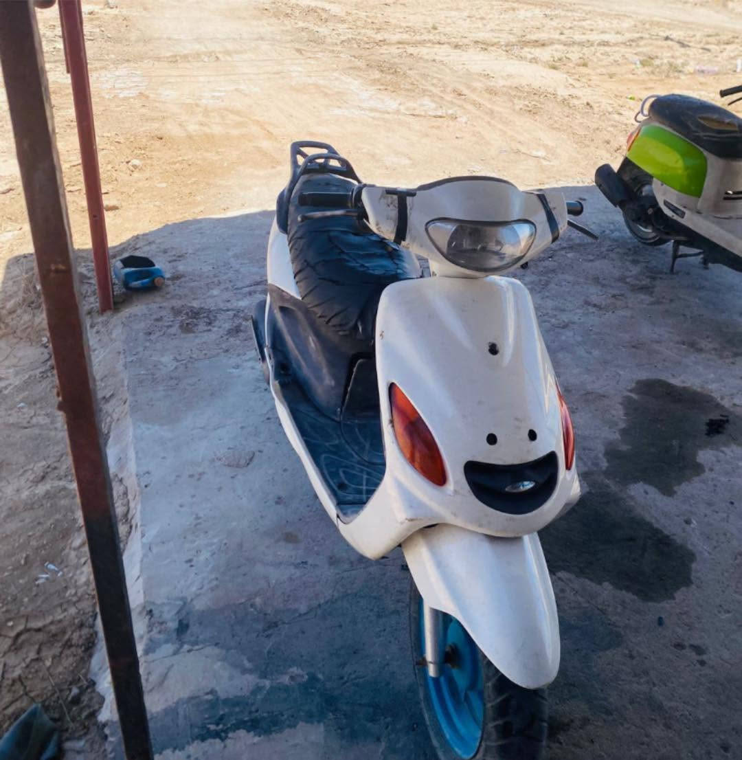 الكزز للبيع مكينته ناعمه وشلعه تخبل  كهربيات كله شغاله نقص باتري فقط سعره 200 وبيها مجال قليل مكاني الكرنه ثغر ***********
