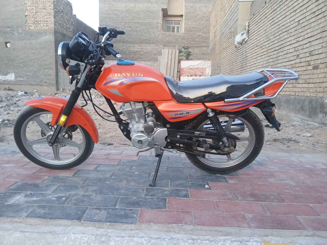 سلام عليكم دراجه للبيع رقم وسنويه المديل 2022المكان كربلاء حي الموضفين الستفسار على الرقم ***********
