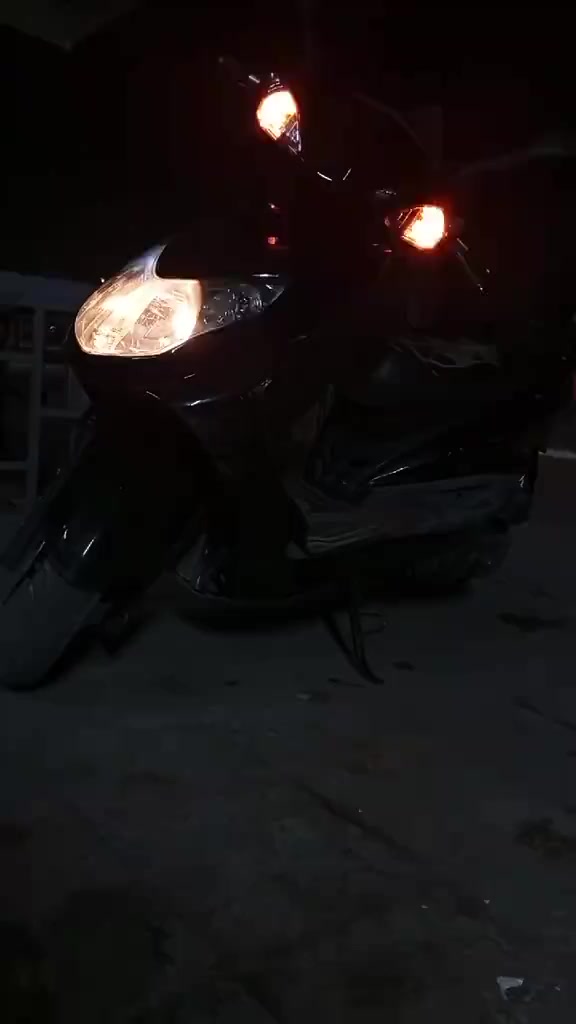 سكنس فحل كاببتر بلادي دراجه خير من الله  نكره سلف شلعه معدل نضوح تبخير ماكو خير  من كهرباء ملاحضه داخل ملح  طول الطول شغاله  بيها صالنصة صجمية صوات ماكو  طيتها كلش حلوه رايدها ٧٠٠ بيه مجال مكاني الدوره  رقم الهاتف واتساب ‏‪0785 717 6473‬‏
